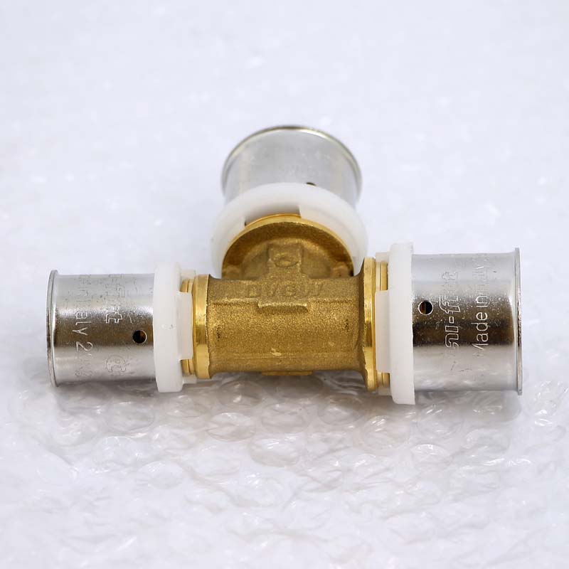 Тройник пресс Uni-Fitt 26х26х20 мм 706G8870