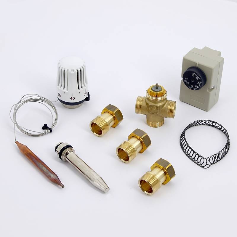 Клапан зональный трехходовой Emmeti с термоголовкой и погружным датчиком 3/4 Н 28130056