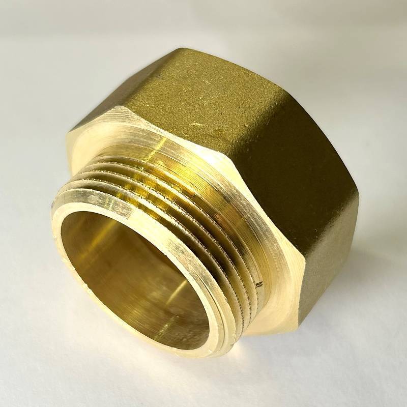 Переход резьбовой LD Pride латунный 1 1/2 ВР х 1 1/4 НР LD.65.509.40х32