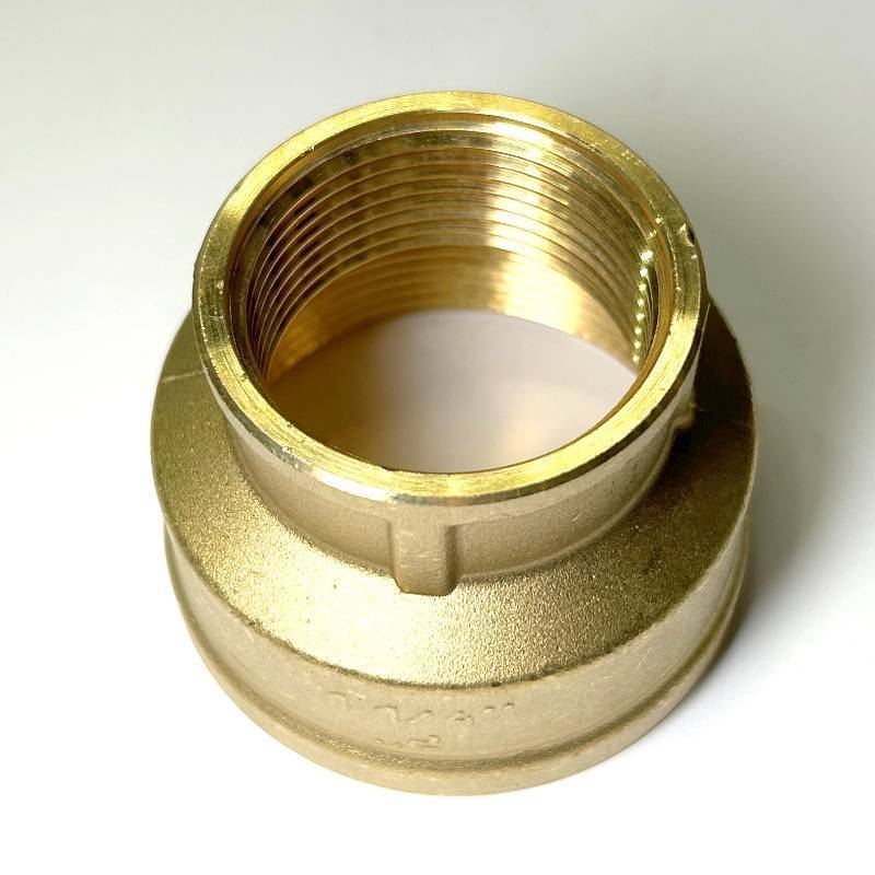 Муфта резьбовая переходная LD Pride DN50х32 2х1 1/4 дюйма ВР-ВР латунь LD.65.516.50х32