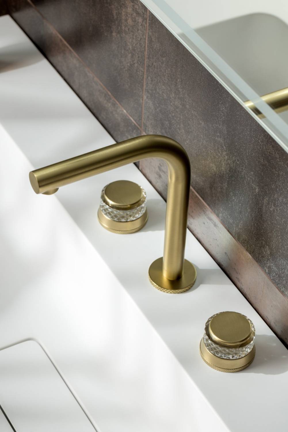 Смеситель для раковины Boheme Aura на 3 отверстия матовое золото 152-MG-A