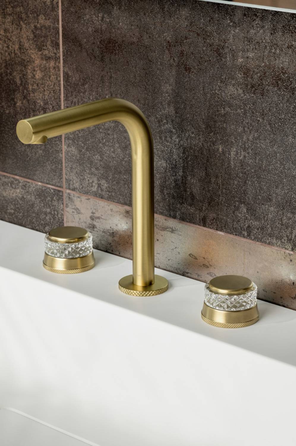 Смеситель для раковины Boheme Aura на 3 отверстия матовое золото 152-MG-A