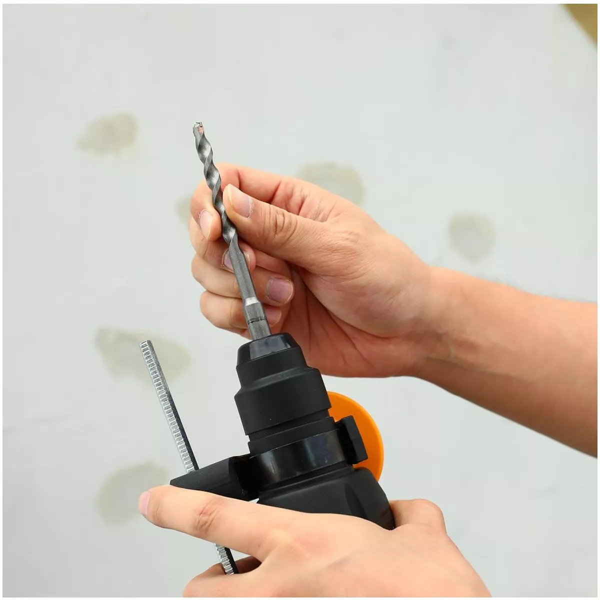 Перфоратор DEKO DKH 850 Вт SDS-plus в кейсе DKH