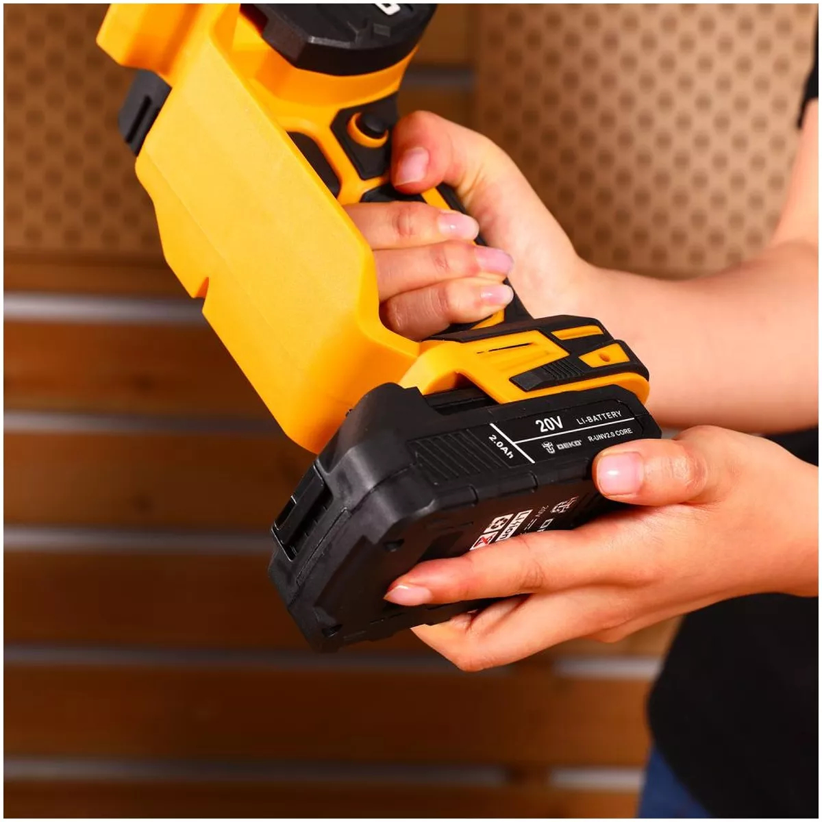 Аккумулятор Li-ion DEKO R-UNV2.0 CORE 20 В 2.0 Ач 18199