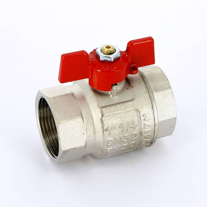 Кран шаровой Uni-Fitt 110T полнопроходной ВВ 1 1/4 бабочка 110T5000