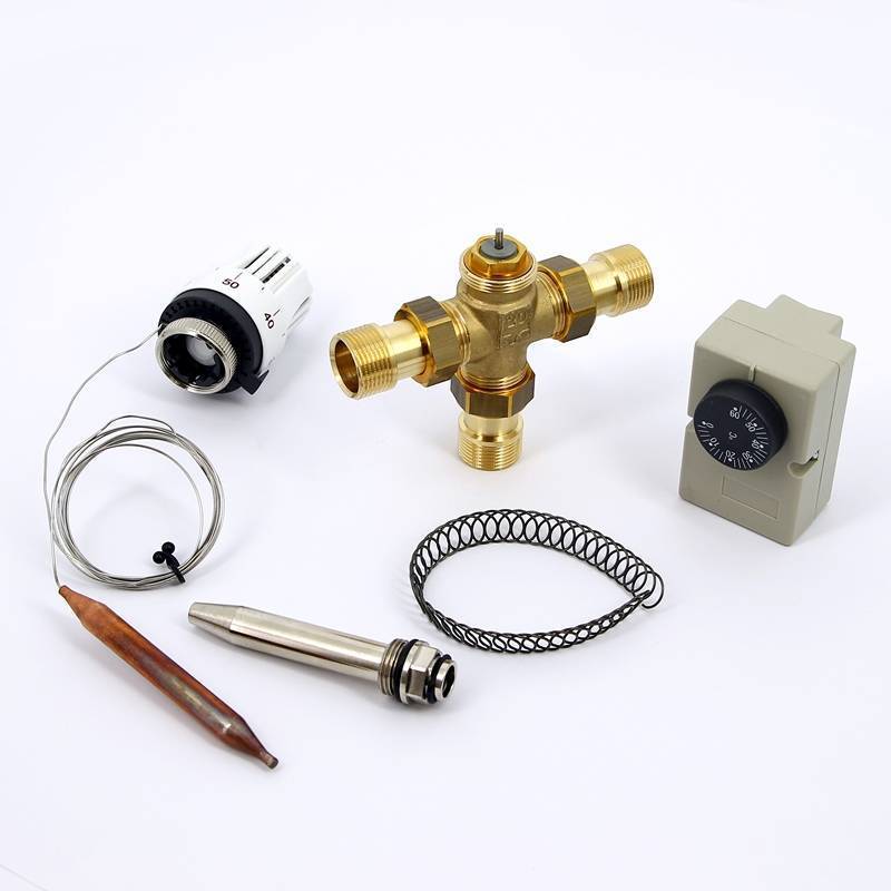 Клапан зональный трехходовой Emmeti с термоголовкой и погружным датчиком 3/4 Н 28130056