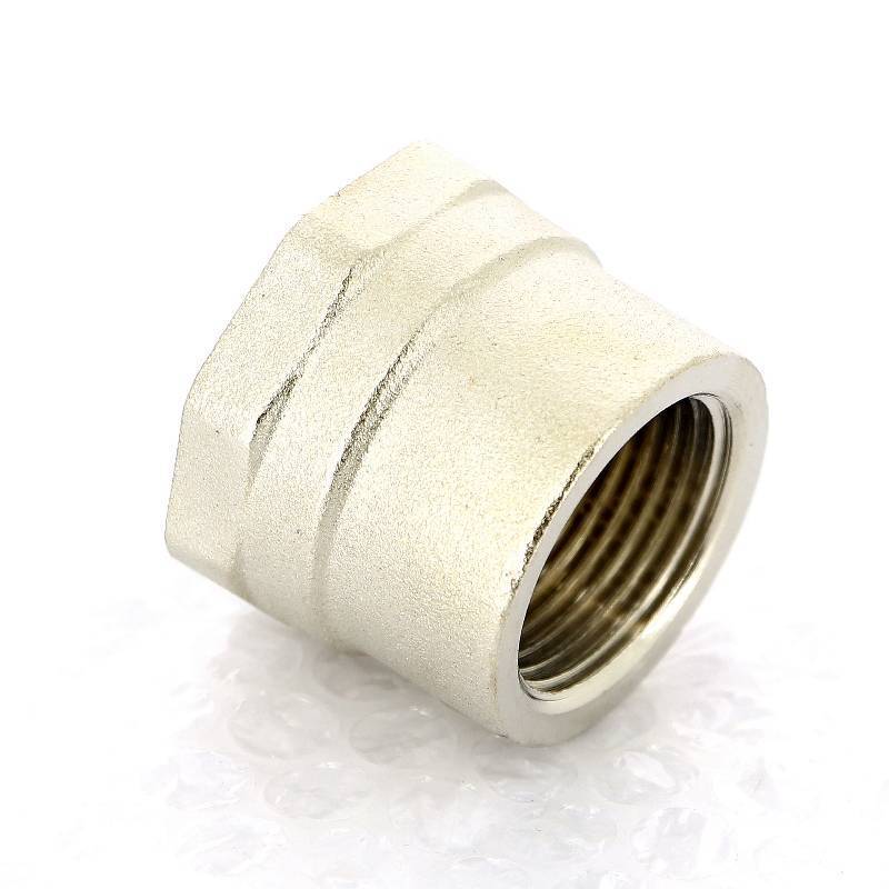 Муфта латунная Uni-Fitt 1 1/4 дюйма ВР-ВР 602G5500