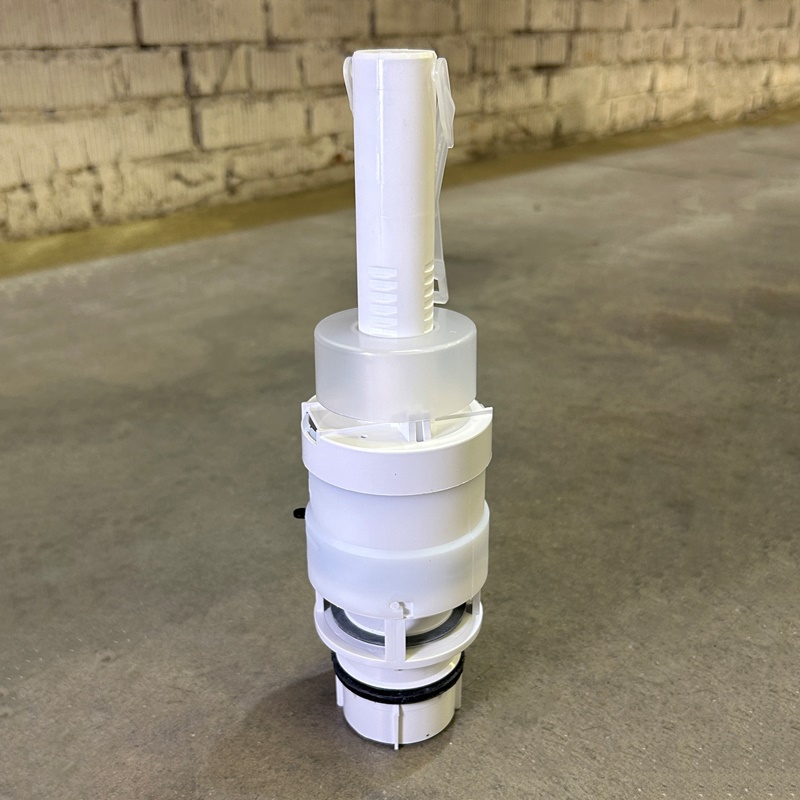 Сливной механизм для системы инсталляции