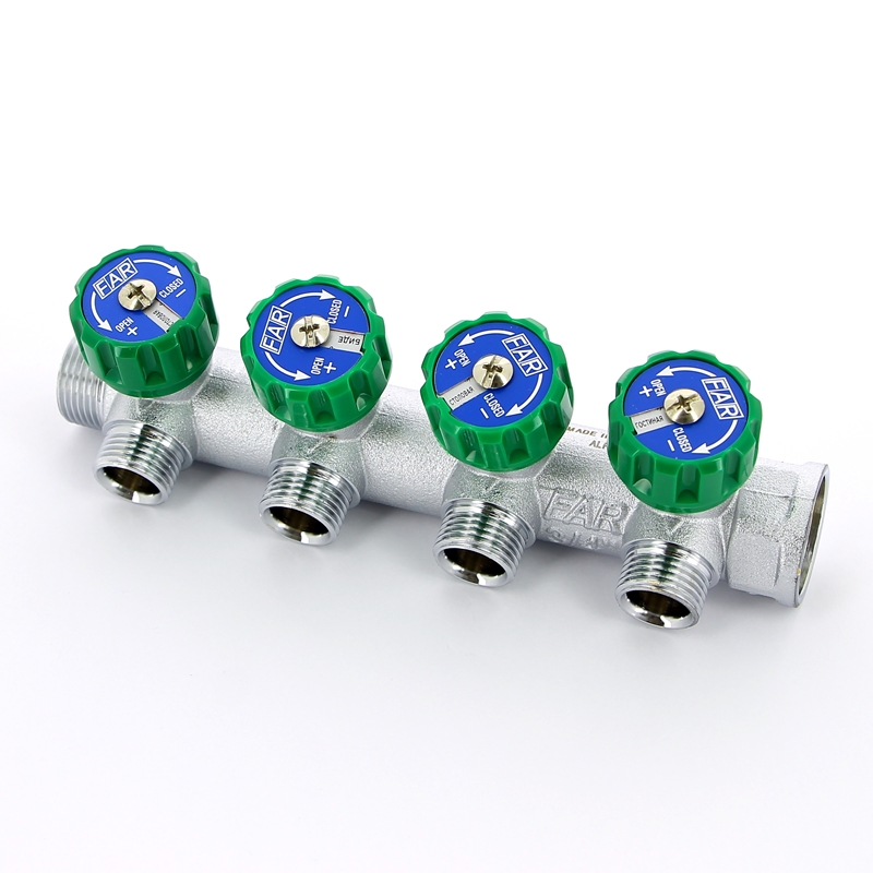 Регулирующий коллектор 3/4 (ВР-НР) с 4 отв. 1/2 НР (межосев. 45 мм)