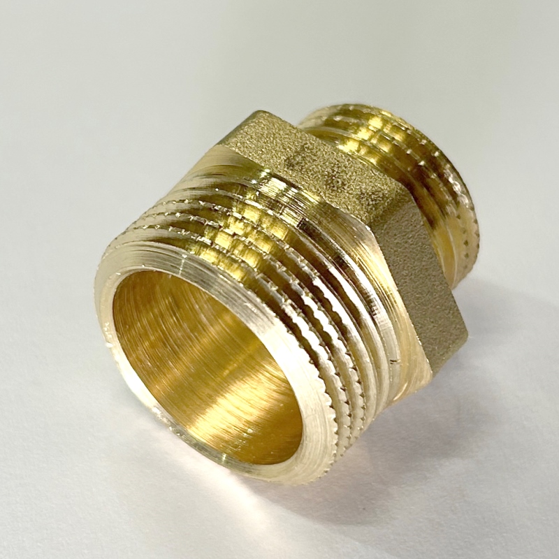 Ниппель Н 1/2 х 1 латунь