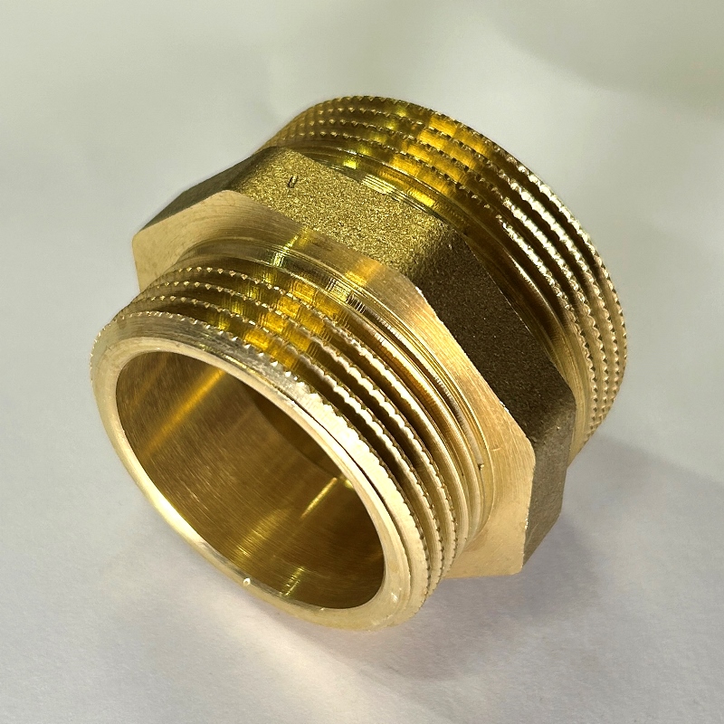 Ниппель Н 1 1/4 х 1 1/2 латунь