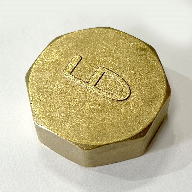 Заглушка В 1 1/4 латунь