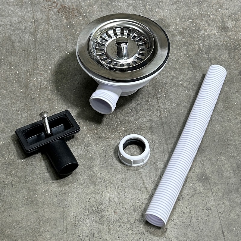 Слив-перелив для раковины L=235 х 25 мм, прямоуг. отв., 113 мм реш., выход 1 1/2, хром